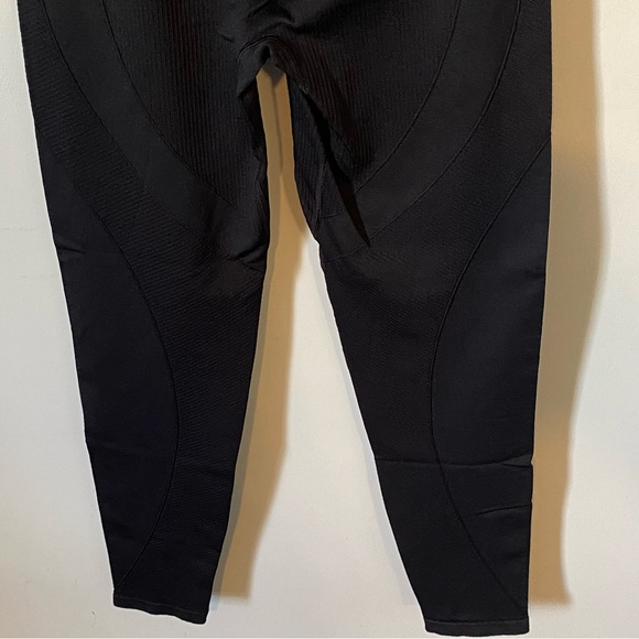 Old Navy seamless leggings, medium - Picture 5 of 6